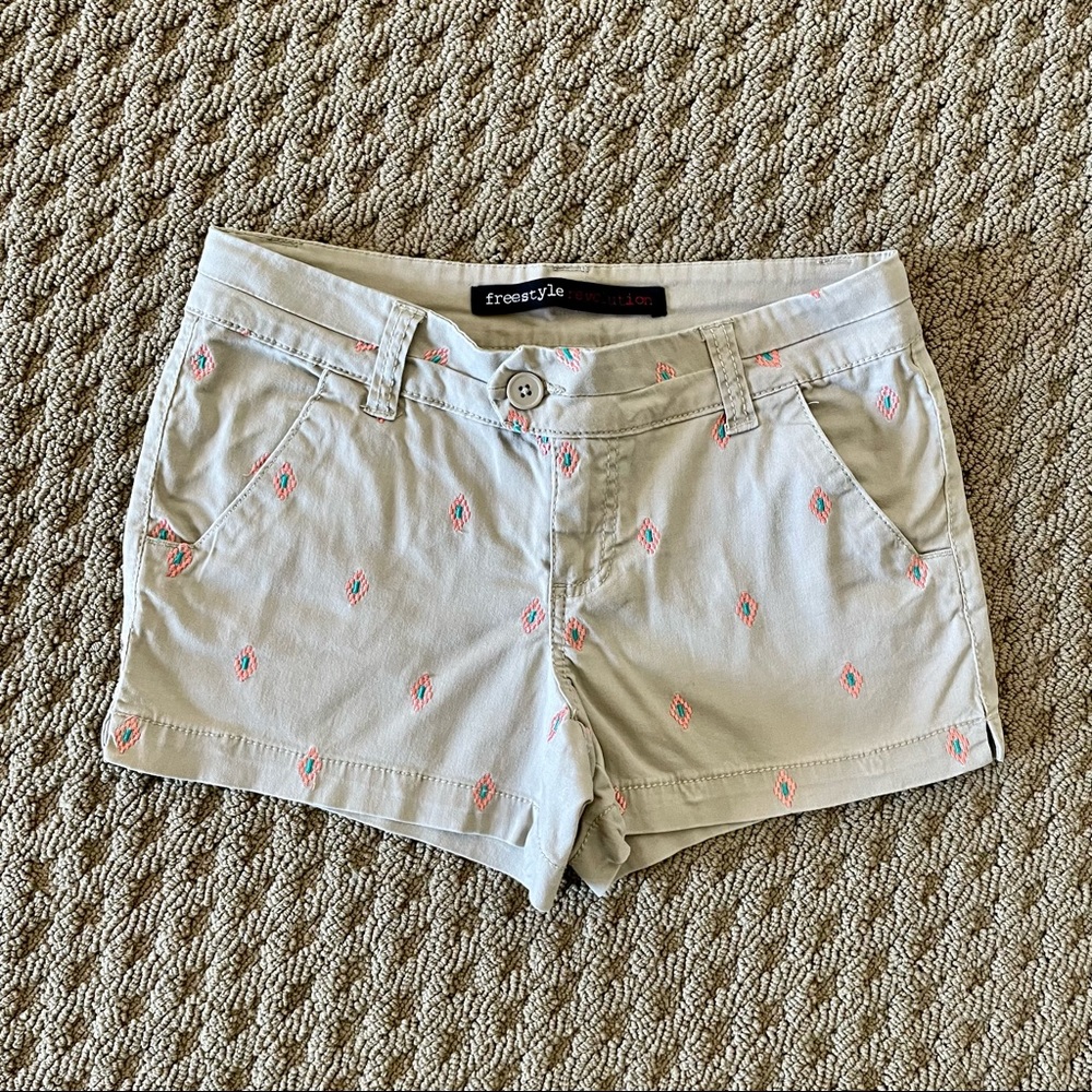 Freestyle Revolution Khaki Shorts